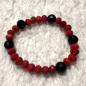Red Black Faceted Beads Elastic Bracelet
